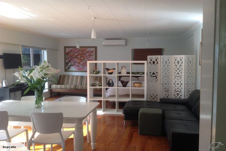 Photo of property in 24 Opou Road, Titirangi, Auckland, 0604