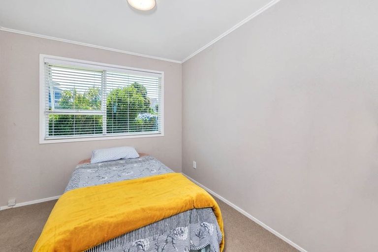 Photo of property in 13 Harmel Road, Glendene, Auckland, 0602
