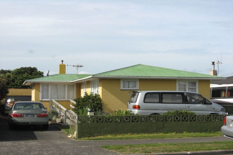 Photo of property in 20 Kotuku Street, Castlecliff, Whanganui, 4501