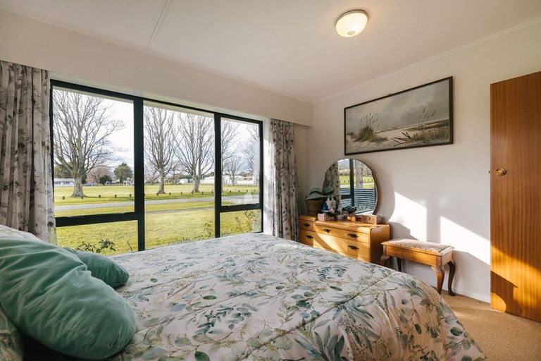 Photo of property in 14 Pollen Street, Woodville, 4920