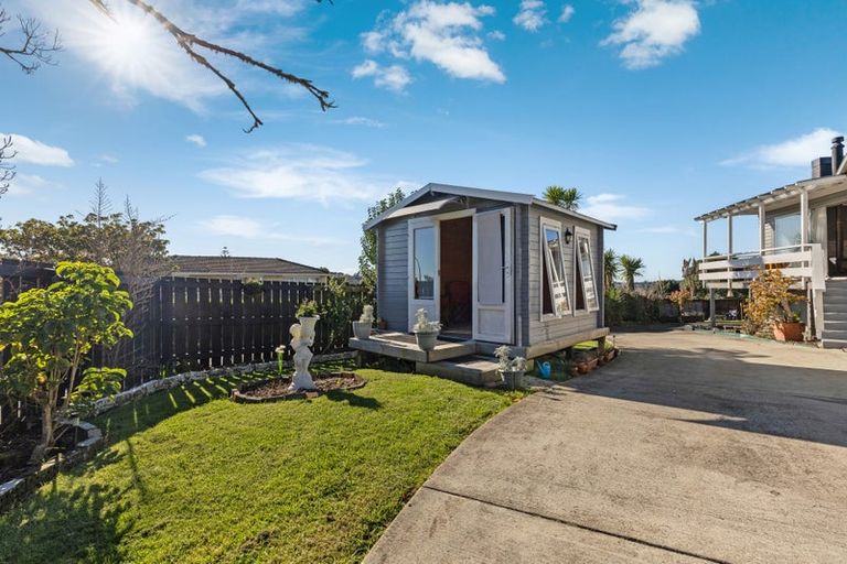 Photo of property in 38 Sunvue Road, Glen Eden, Auckland, 0602