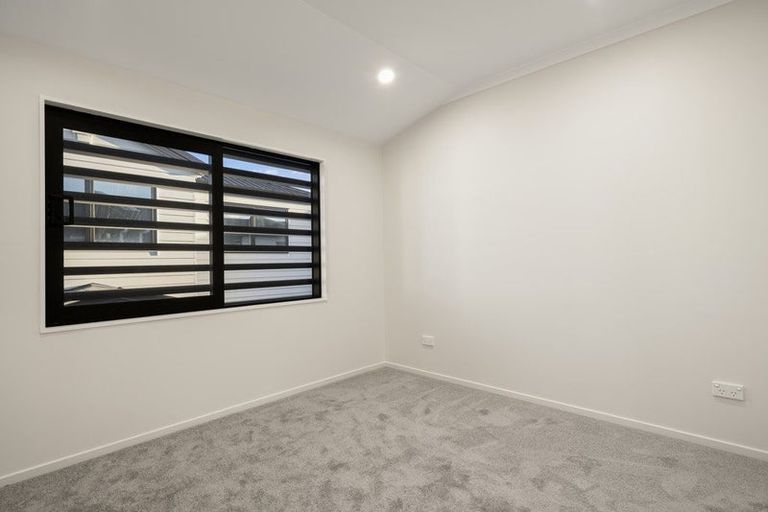 Photo of property in 38c Seymour Road, Sunnyvale, Auckland, 0612