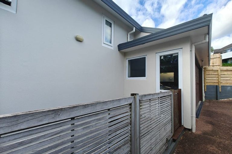 Photo of property in 31 Mandeville Place, Unsworth Heights, Auckland, 0632