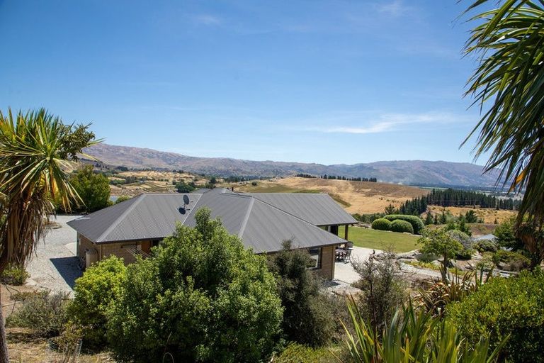 Photo of property in 27 Old Golf Course Road, Bridge Hill, Alexandra, 9320