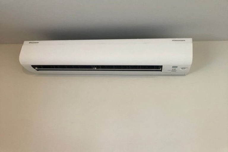 Photo of property in 1/39 Bayview Road, Bayview, Auckland, 0629