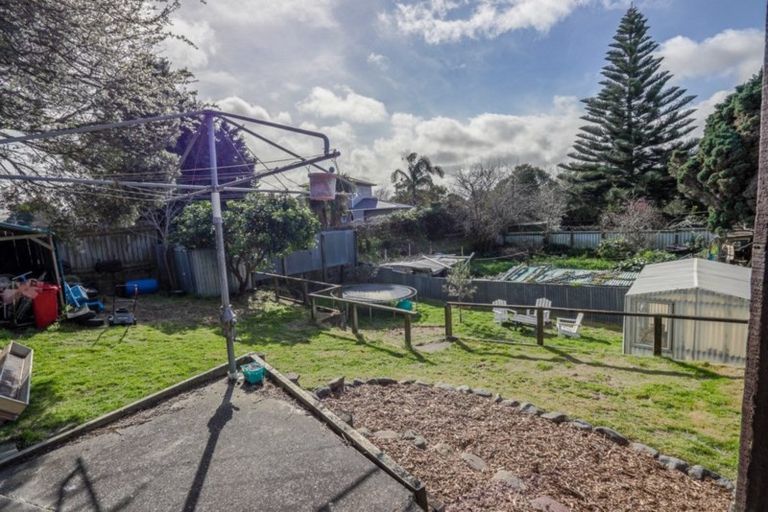 Photo of property in 5 Walton Road, Paraparaumu Beach, Paraparaumu, 5032