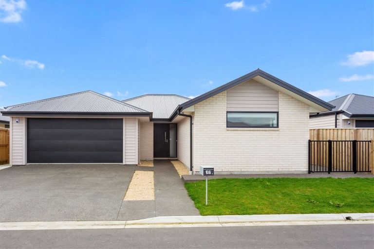 Photo of property in 17 Tutton (pvt) Mews, Rangiora, 7400