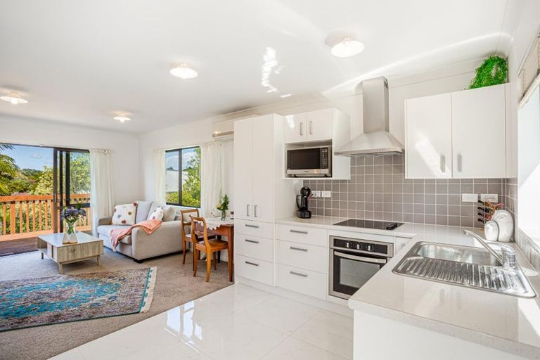 Photo of property in 88a West Harbour Drive, West Harbour, Auckland, 0618