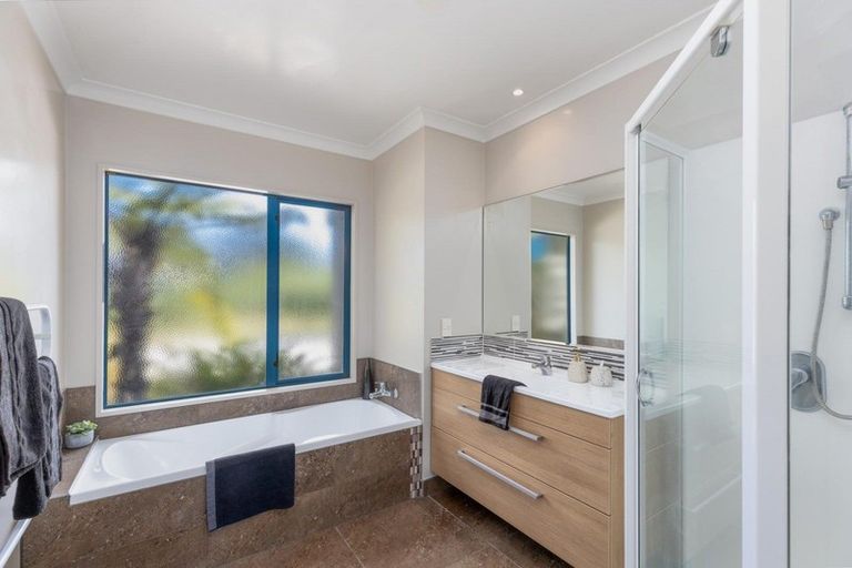 Photo of property in 32 Broadsea Avenue, Ruby Bay, Mapua, 7005