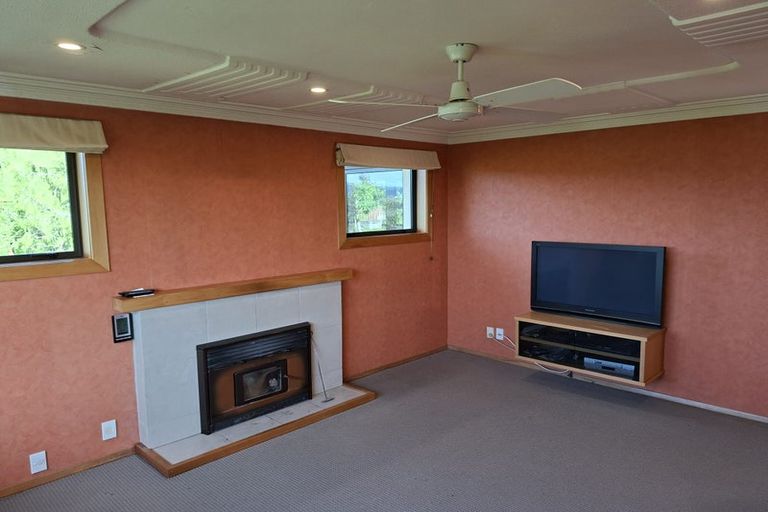 Photo of property in 10 Braeside, Kinmont Park, Mosgiel, 9024
