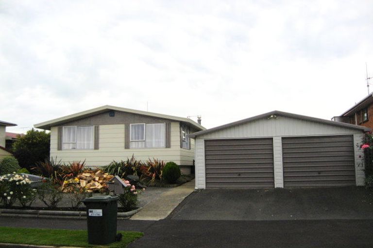 Photo of property in 29 Estuary Crescent, Fairfield, Dunedin, 9018