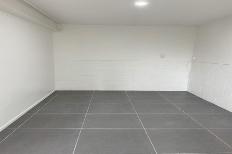 Photo of property in 1/17 Powrie Street, Glenfield, Auckland, 0629