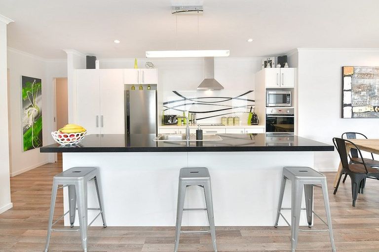 Photo of property in 27 The Circle, Manly, Whangaparaoa, 0930