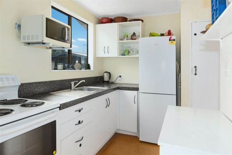 Photo of property in 9b Crystal Grove, Birchville, Upper Hutt, 5018