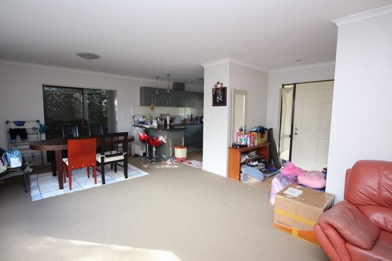 Photo of property in 13 Meridian Court, Oteha, Auckland, 0632