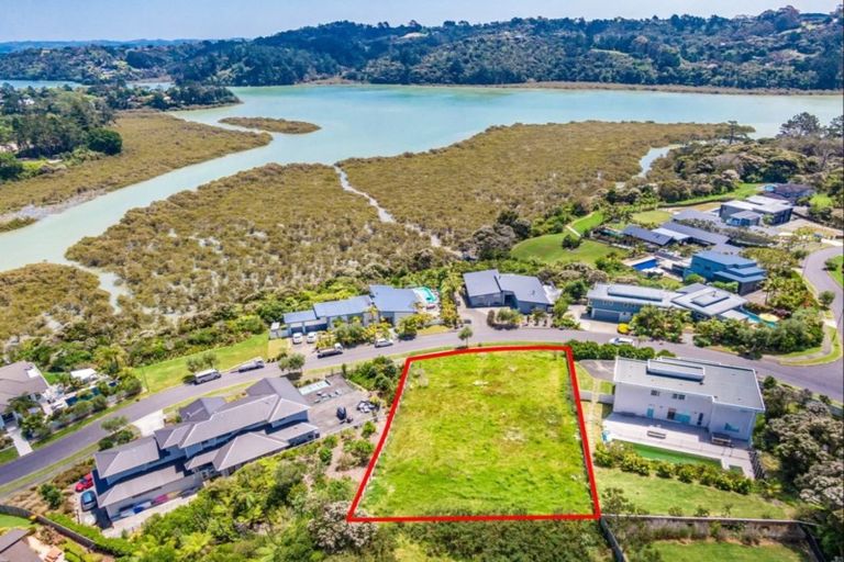 Photo of property in 12 Schopolo Place, Schnapper Rock, Auckland, 0632