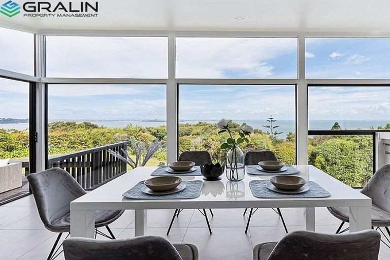 Photo of property in 52 Takahe Road, Titirangi, Auckland, 0604