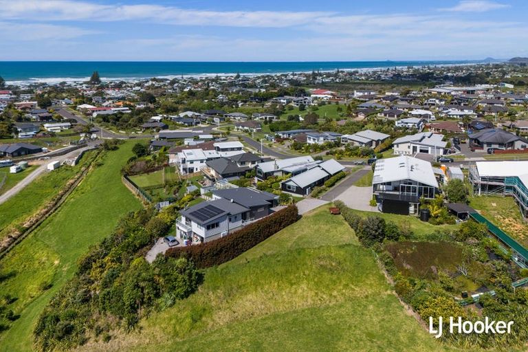 Photo of property in 20 Tohora View, Waihi Beach, 3611