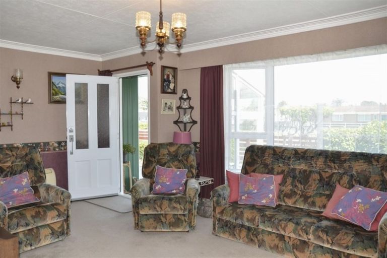 Photo of property in 75 Edinburgh Crescent, Waikiwi, Invercargill, 9810