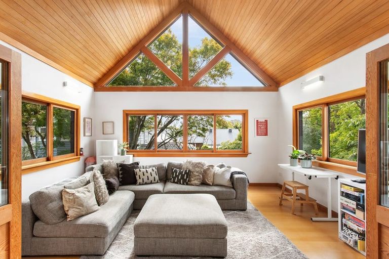 Photo of property in 90 Murray Place, St Albans, Christchurch, 8014