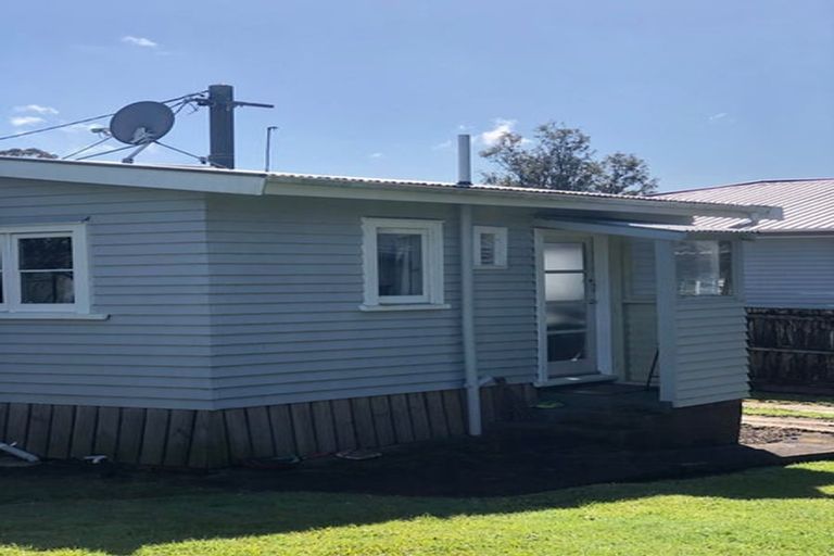 Photo of property in 57 Woodside Road, Massey, Auckland, 0614