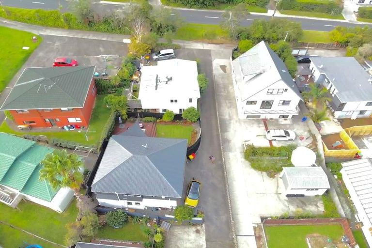 Photo of property in 2/287 Vipond Road, Stanmore Bay, Whangaparaoa, 0932