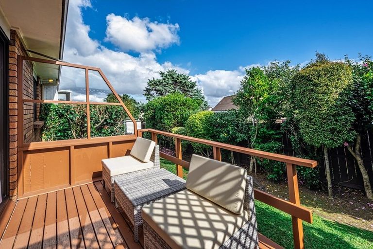 Photo of property in 2/77 Aberfeldy Avenue, Highland Park, Auckland, 2010