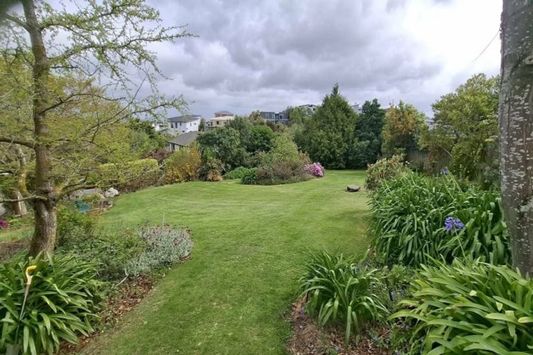 Photo of property in 39b Shalamar Drive, Cashmere, Christchurch, 8022