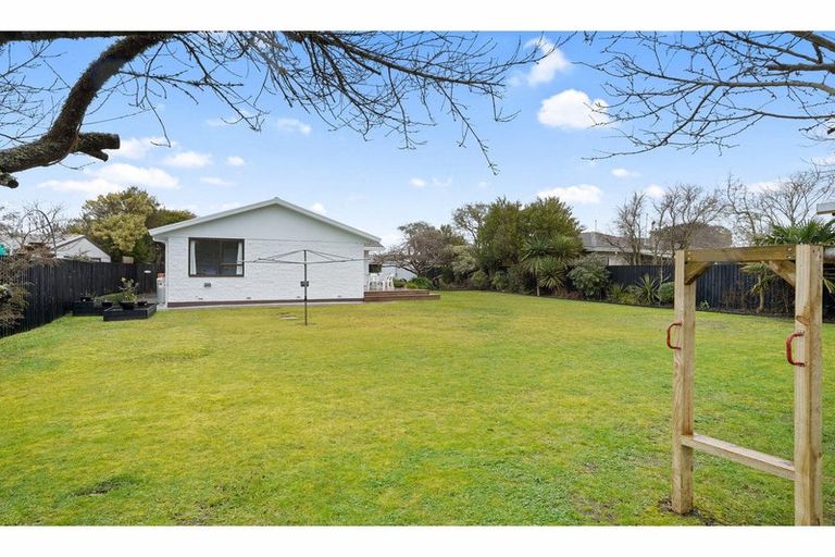 Photo of property in 17a Chadbury Street, Parklands, Christchurch, 8083