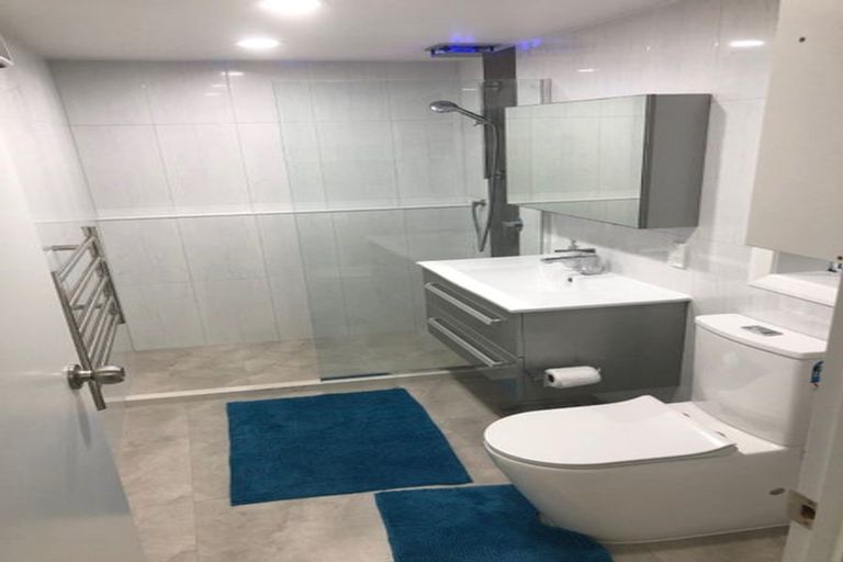 Photo of property in 16 Walworth Avenue, Pakuranga Heights, Auckland, 2010