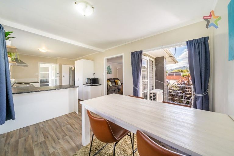 Photo of property in 5 Willow Grove, Wainuiomata, Lower Hutt, 5014