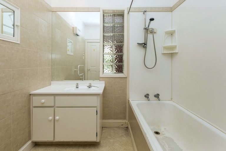 Photo of property in 30 Hamilton Avenue, Ilam, Christchurch, 8041