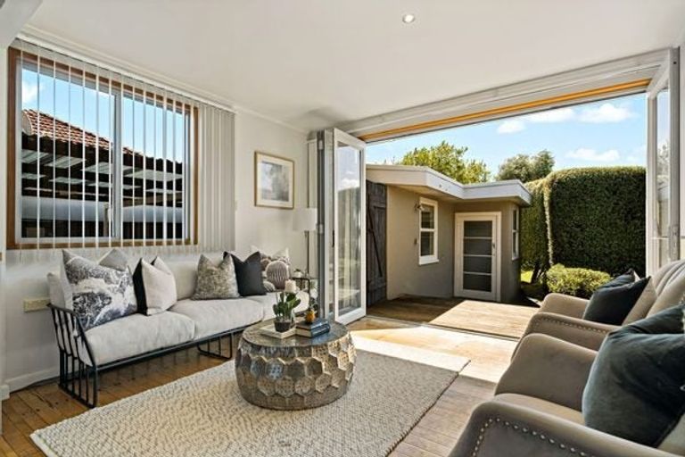 Photo of property in 54 Abbotts Way, Remuera, Auckland, 1050