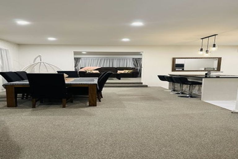 Photo of property in 10 Sophie Lane, Henderson, Auckland, 0612