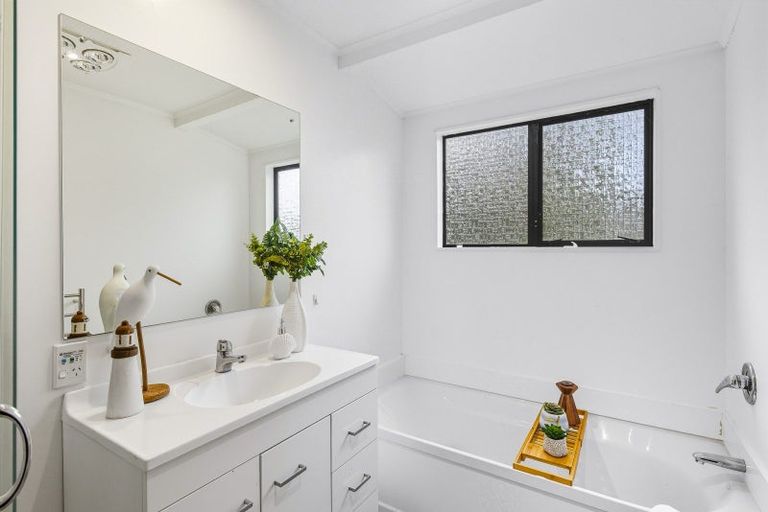 Photo of property in 61 Ocean Road, Paraparaumu Beach, Paraparaumu, 5032