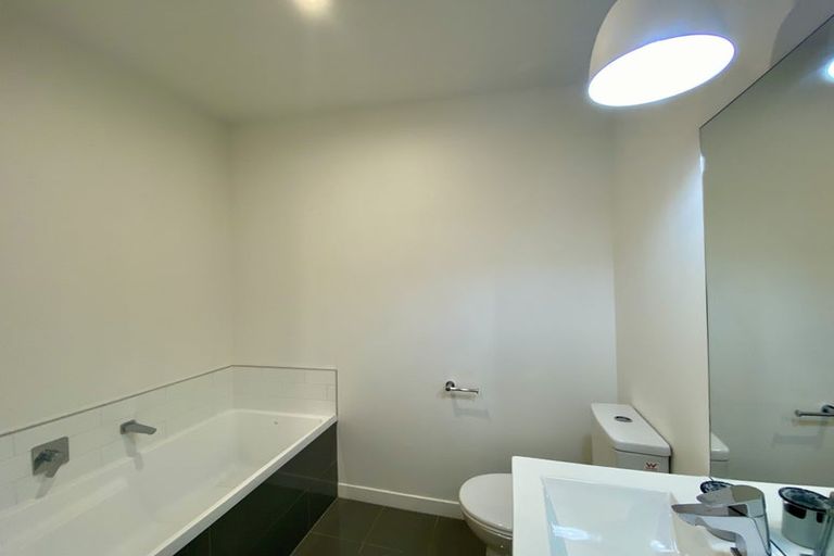 Photo of property in 7/50 Ocean View Road, Northcote, Auckland, 0627