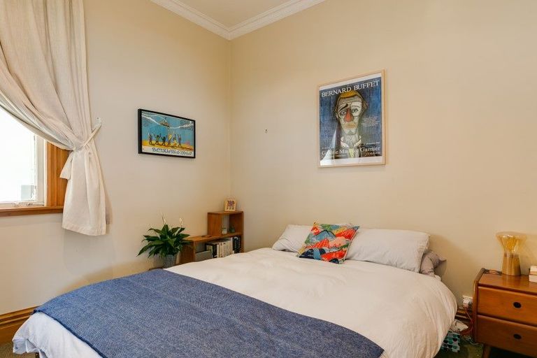 Photo of property in 218 Oriental Parade, Oriental Bay, Wellington, 6011