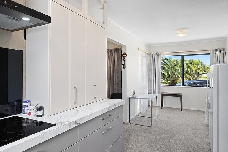 Photo of property in 27 Kowhai Avenue, Kaiaua, Miranda, 2473