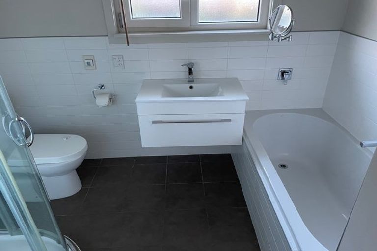 Photo of property in 15 Lucienne Place, Hillsborough, Christchurch, 8022