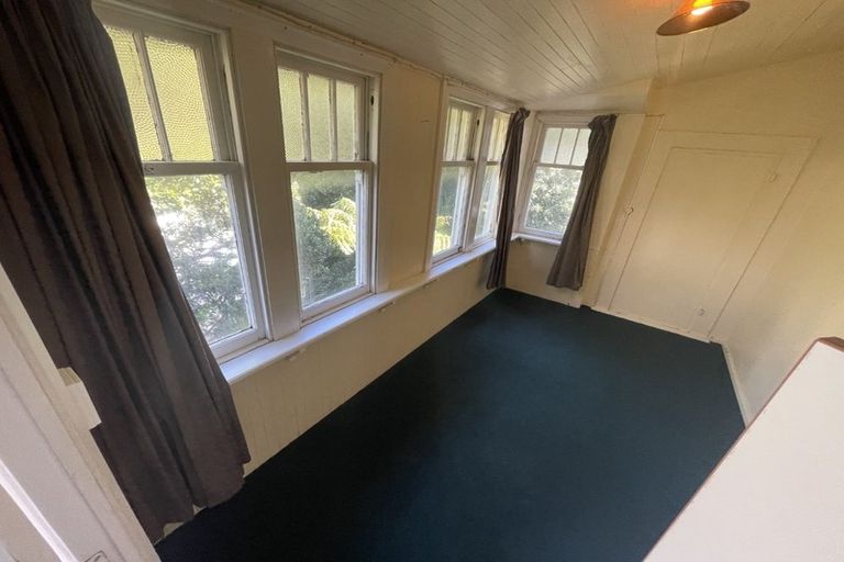 Photo of property in 74 Sar Street, Wadestown, Wellington, 6012