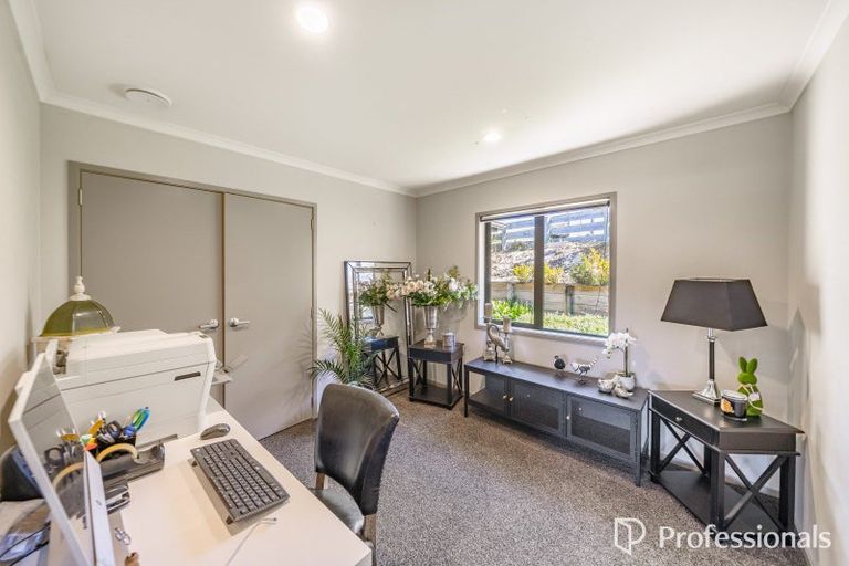 Photo of property in 35 Percy Kinsman Crescent, Riverstone Terraces, Upper Hutt, 5018