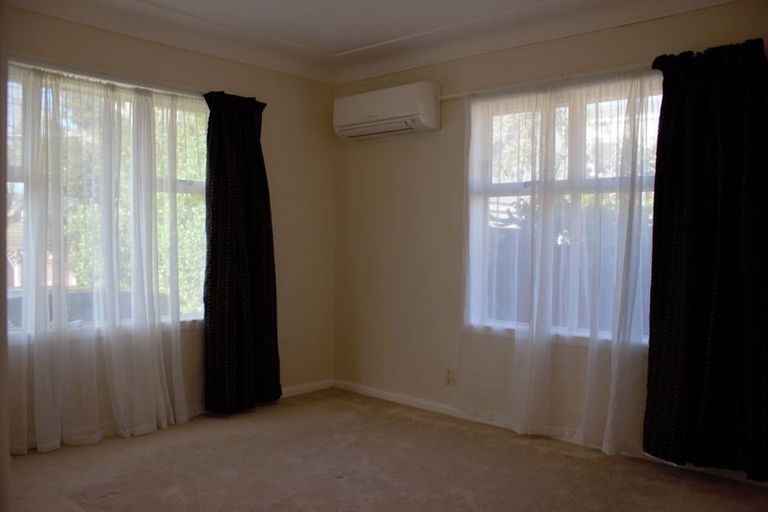 Photo of property in 1/143 Shakespeare Road, Milford, Auckland, 0620