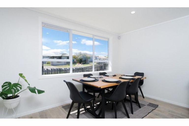 Photo of property in 16 Tapu Road, Huapai, Kumeu, 0810