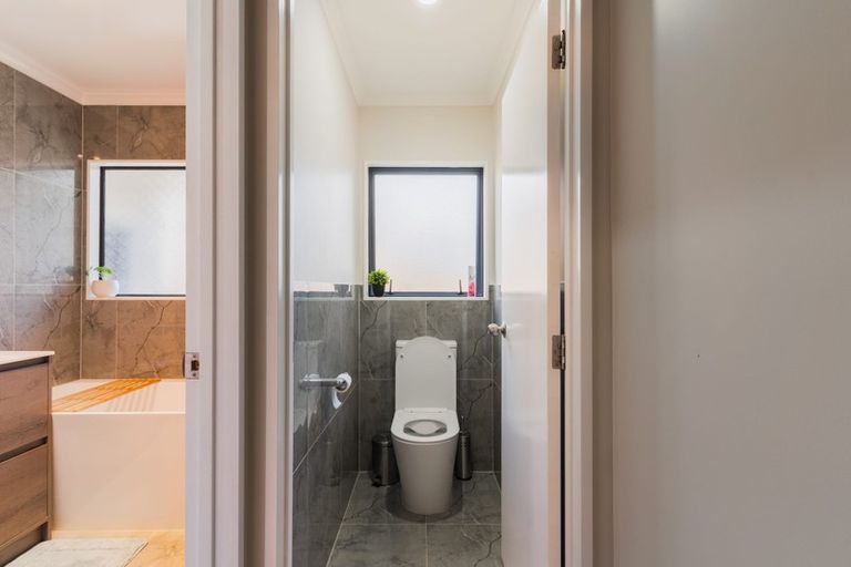 Photo of property in 4 Senator Drive, Manurewa, Auckland, 2105