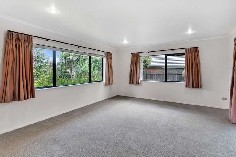 Photo of property in 21 Mandalay Place, Waiuku, 2123