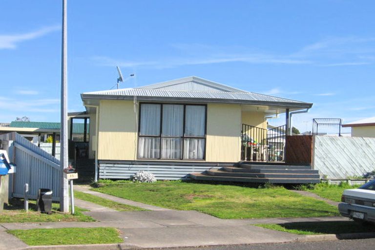 Photo of property in 15 Pringle Place, Nawton, Hamilton, 3200