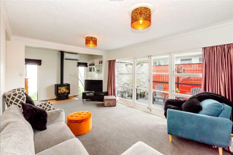 Photo of property in 43 Walton Road, Paraparaumu Beach, Paraparaumu, 5032