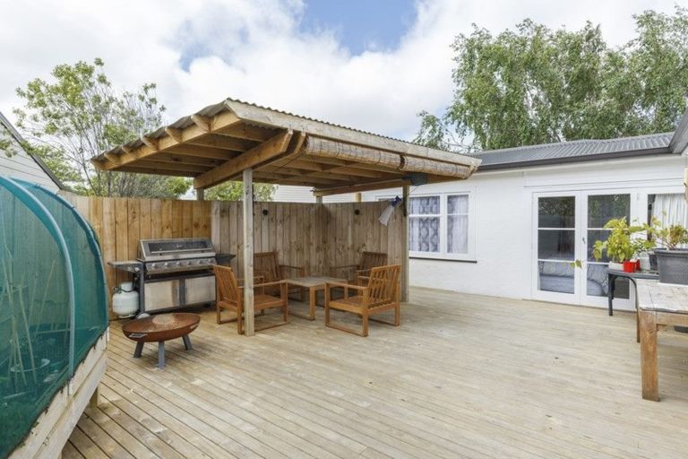 Photo of property in 10 Pitama Road, Awapuni, Palmerston North, 4412