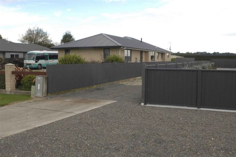 Photo of property in 33 Manse Street, Edendale, 9825
