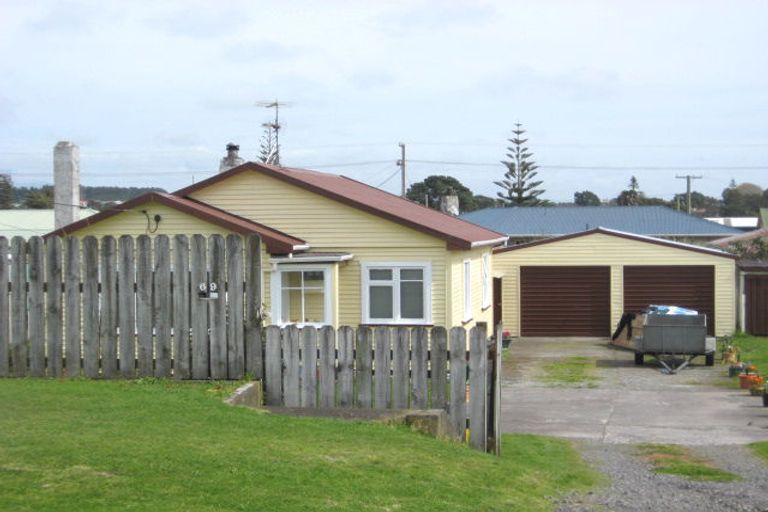 Photo of property in 69 Seymour Street, Waitara, 4320
